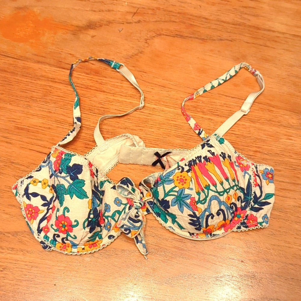 Forever 21 bra floral motif 34B